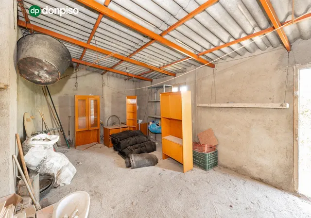 ¡CASA EN UNA SOLA PLANTA, CREA TU VIVIENDA IDEAL EN ALBOLOTE! Casa en una sola planta con patio, garaje y un gran potencial. — 25