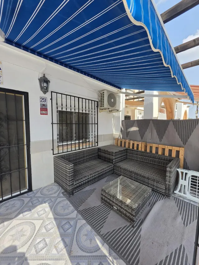 Chalet adosado con piscina comunitaria — 11