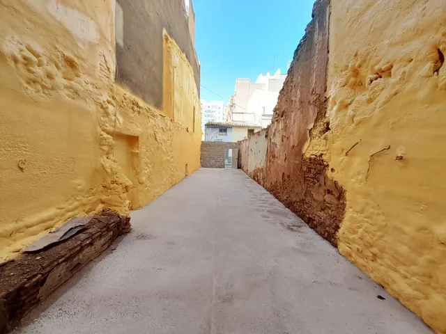 Solar urbano vallado en zona semicéntrica de Castellón. — 4