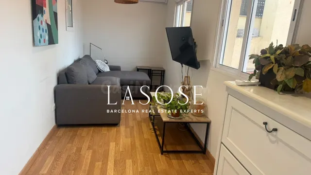 Exclusivo ático con gran terraza privada en céntrica calle d - foto 2
