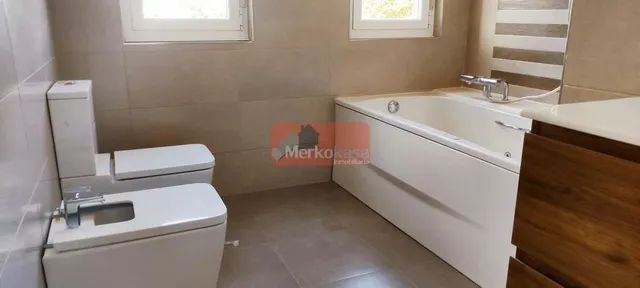 SE VENDEN CHALETS INDEPENDIENTES DE OBRA NUEVA  Y CON FINCA CERRADA DE 650M2 CERCANO A LUGO — 23
