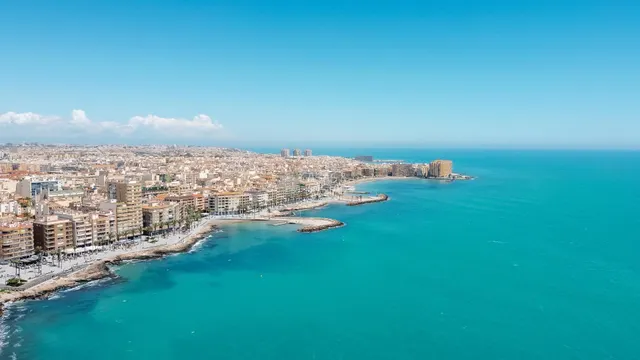 Apartamento duplex  a 300 metros de la playa. Torrevieja — 15