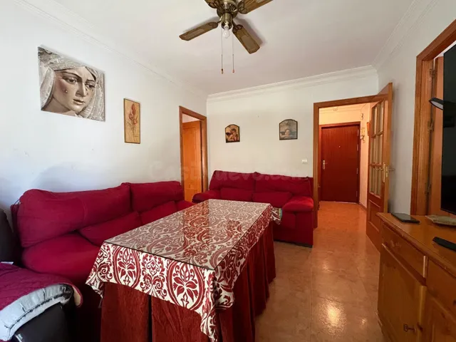 Piso Semireformado en San Julián, Sevilla con Terraza y Tras - foto 2