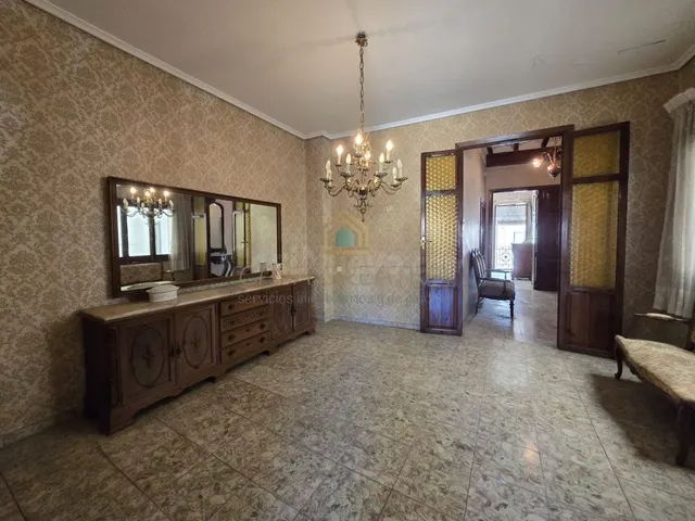 VENDO PISO SEÑORIAL TECHOS MUY ALTOS CON VIGAS DE MADERA 89. - foto 3