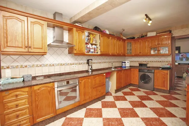 CHALET INDEPENDIENTE CON PISCINA EN LOS ÁNGELES — 16