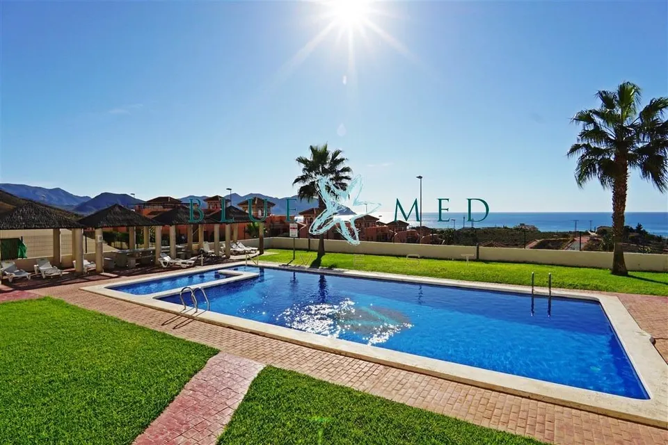 Bonito apartamento con gran terraza en mojón hills