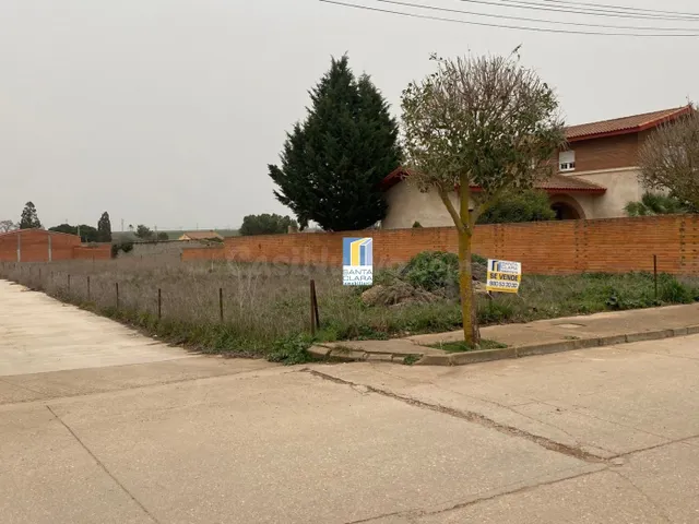¡GRAN OPORTUNIDAD! PARCELA URBANA EN MONTAMARTA - foto 2