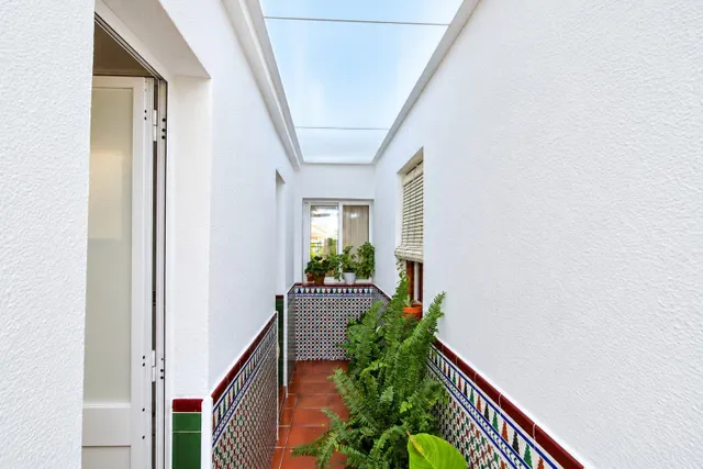 En venta casa pareada de 4 habitaciones, con patio y terraza, barriada las flores — 20