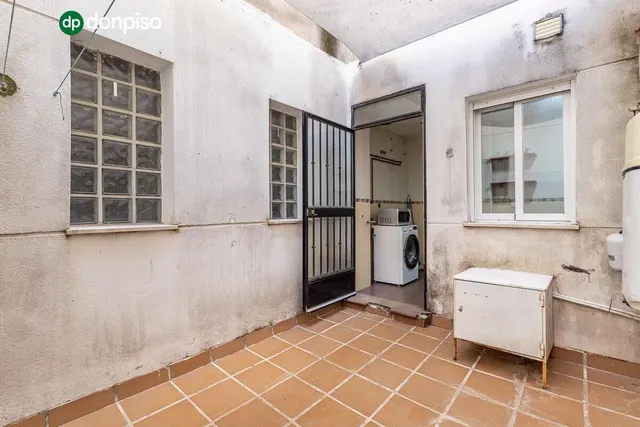 Piso con garaje, trastero y excelente ubicación en Huétor Vega — 13