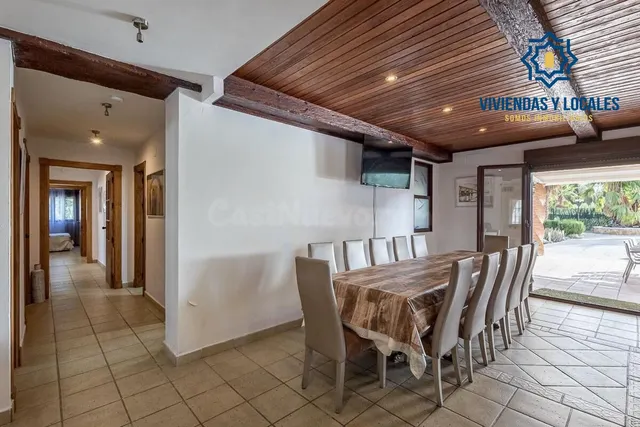 Chalet independiente con pozo propio y placas solares - foto 5