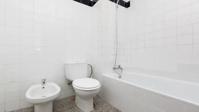 PISO EN VENTA CON INQUILINO - EL PRAT DE LLOBREGAT — 15