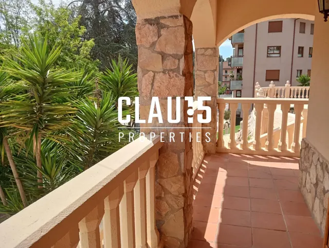 Casa esquinera junto a la playa en venta en Lloret de Mar - foto 4