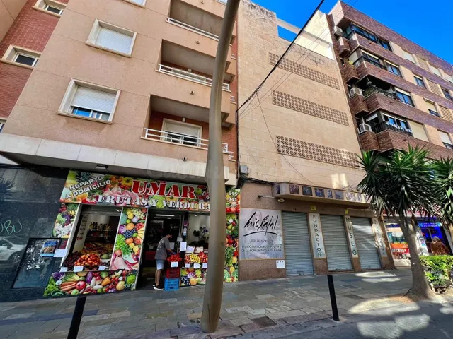 Local comercial 62m² en venta - torrevieja — 2