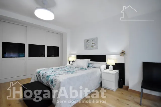 MUY AMPLIO Y REFORMADO CON TERRAZA Y ASCENSOR — 18