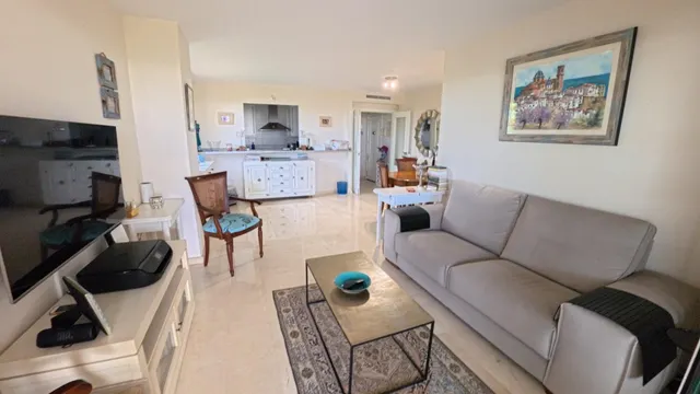 Apartamento de planta baja de esquina con 2 dormitorios con jardin y vistas parciales al mar — 10