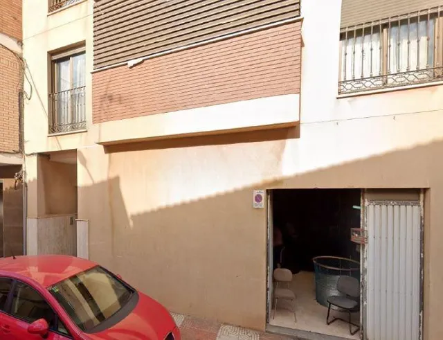 SE VENDE piso OKUPA en C SANTANDER 108 de Roquetas de Mar - foto 2