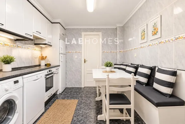 Vivienda a reformar junto a la parte vieja de san sebastián. — 13