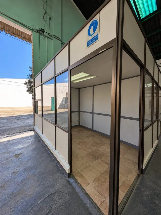 Nave industrial en Alzira con 3.678 m2 de parcela y potencial de ampliación — 6