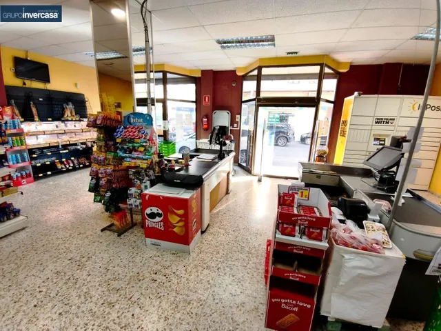 Gran local comercial de 261 m2 situado en zona céntrica de Vilamarxant (Valencia). — 6