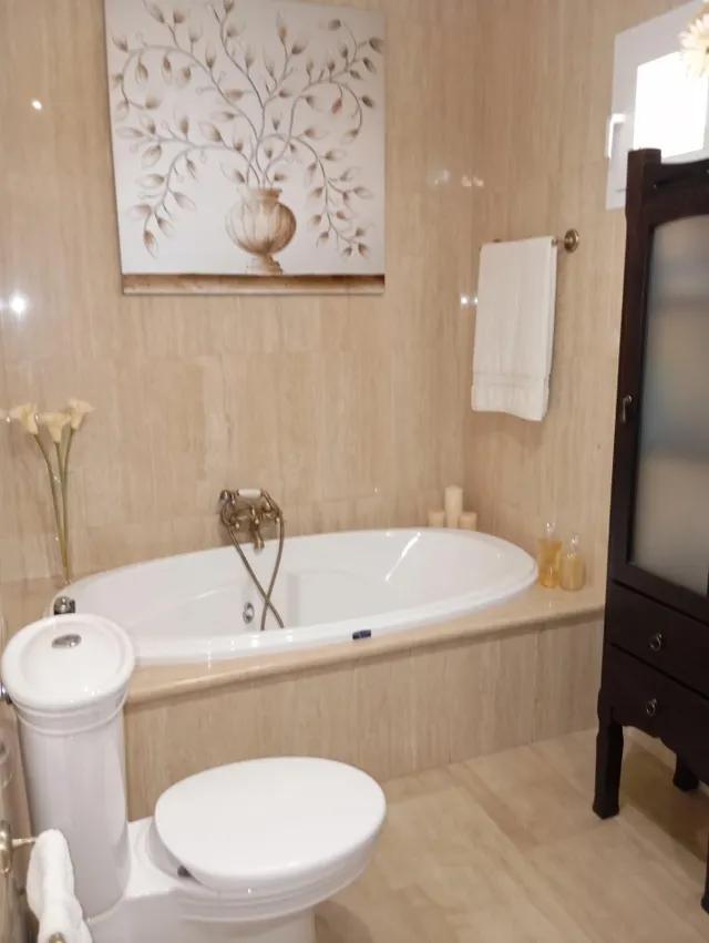 Villa de lujo con finca de 3.500 m2, piscina, casa de invitados y caballeriza — 22
