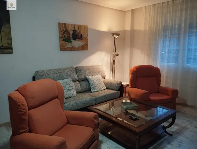 Se VENDE piso en ZONA CENTRO - foto 2