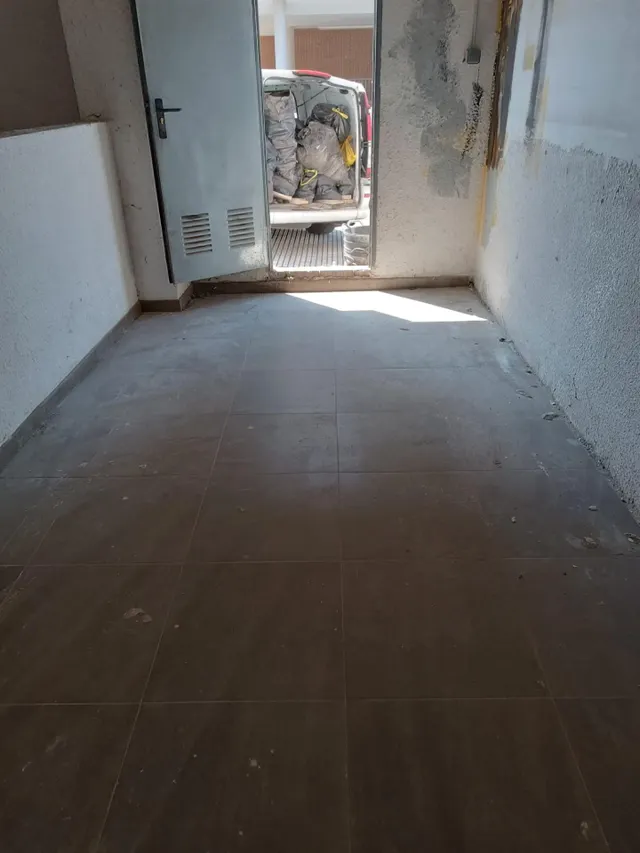 ¡Gran local comercial en Contrueces para adaptarlo a tu actividad ! — 12