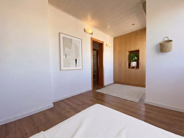 ÁTICO EXTERIOR CON TERRAZA, LUZ NATURAL Y PRIVACIDAD EN L’HOSPITALET — 33