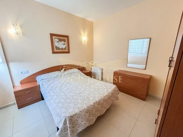 Piso exterior con balcón y piscina en tercera línea de mar,  - foto 4
