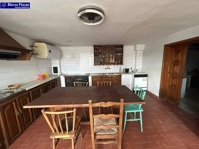 Se vende casa en Carracedelo — 20