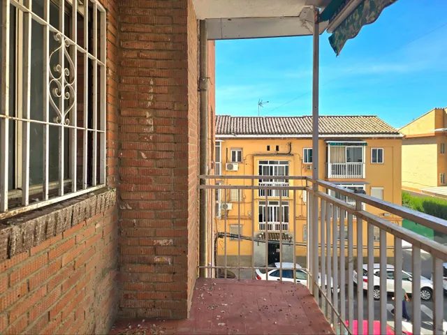 Luminoso piso  con ascensor en el Zaidín, ¡ideal para inversores! — 10