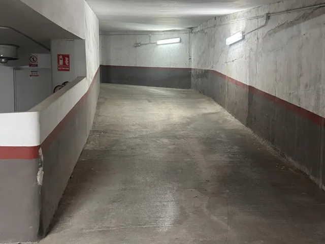 PARKING EN VILA-REAL ZONA PISCINAS — 10