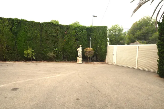 SE VENDE MAGNIFICA VILLA EN LA NUCIA — 48