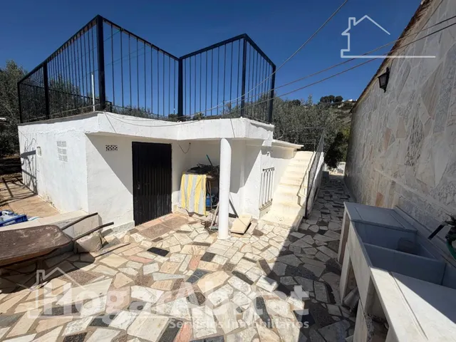 ¡VISTAS A LAS MONTAÑAS! CHALET CON TERRENO RÚSTICO, TERRAZA, PISCINA Y GARAJE CUBIERTO — 25