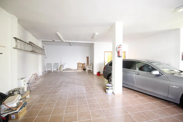 EXCELENTE CASA EN EL CENTRO DE BAZA!!!! — 41
