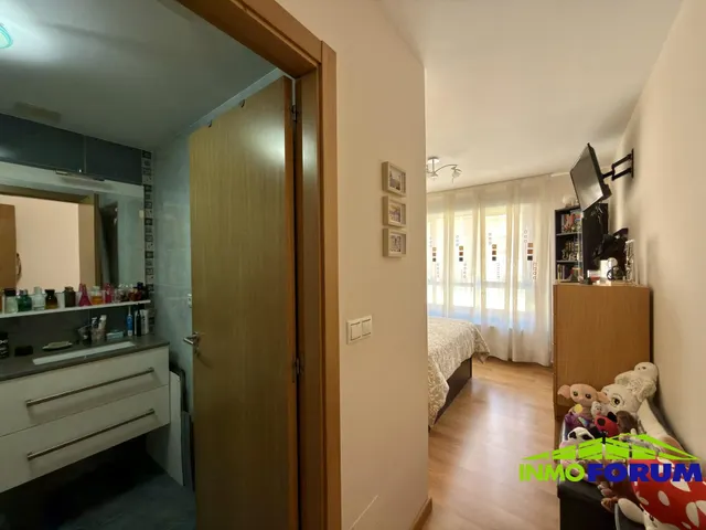 Luminoso piso de 3 dormitorios, 2 baños, garaje y trastero. — 22