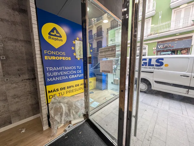 Local de gran superficie en centro histórico — 2