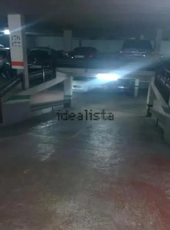 Garaje en venta en Calle de Guitard — 8
