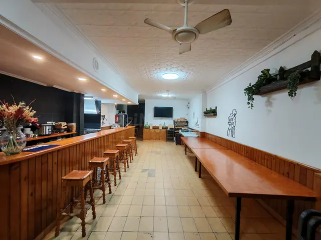 Local con licencia de bar en Teis - foto 2