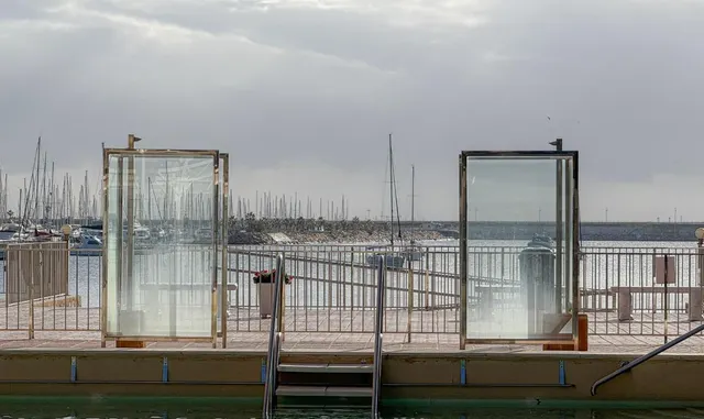 Ático reformado con vistas al mar, enorme terraza y piscina a 50 m de la playa en Torrevieja — 41