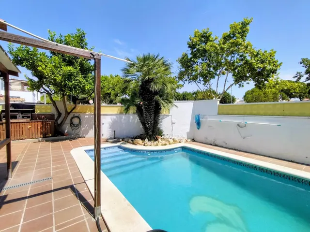 Casa esquinera en venta en pleno centro de Sant Pere de Ribe