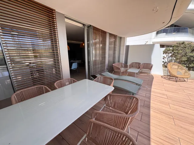 APARTAMENTO DE LUJO EN PRIMERA LÍNEA DE PLAYA — 19