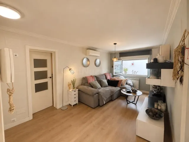 ¡Lista para entrar a vivir! Vivienda reformada con excelente - foto 4