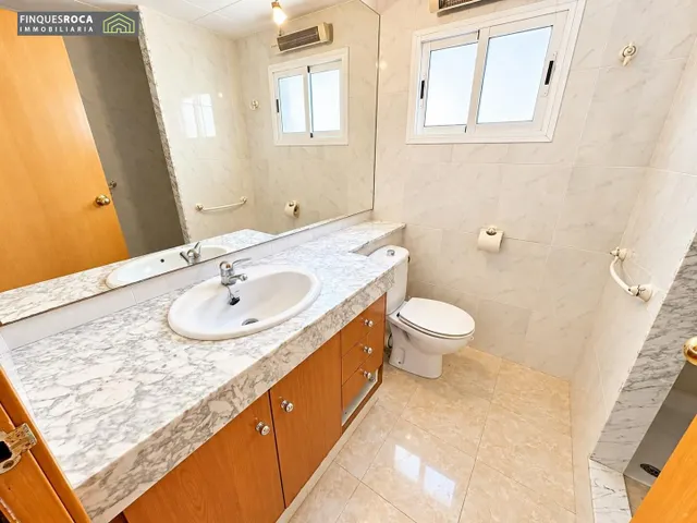 Exclusivo ático esquinero con 121 m2 de terraza y vistas al mar en la ràpita — 22