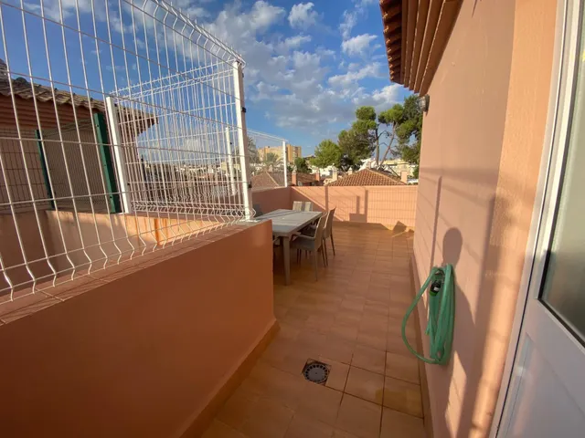 Tomares. bonito triplex amueblado junto al ayuntamiento — 44