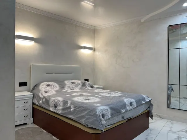 Apartamento reformado con terraza, en la provincia de Alicante, en la ciudad de Torrevieja. 3 habitaciones | 98 m2 | A 60 metros del mar — 11