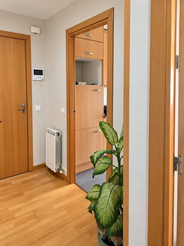 Piso exterior de 4 habitaciones con balcón y parking incluido en el centro de Reus — 45