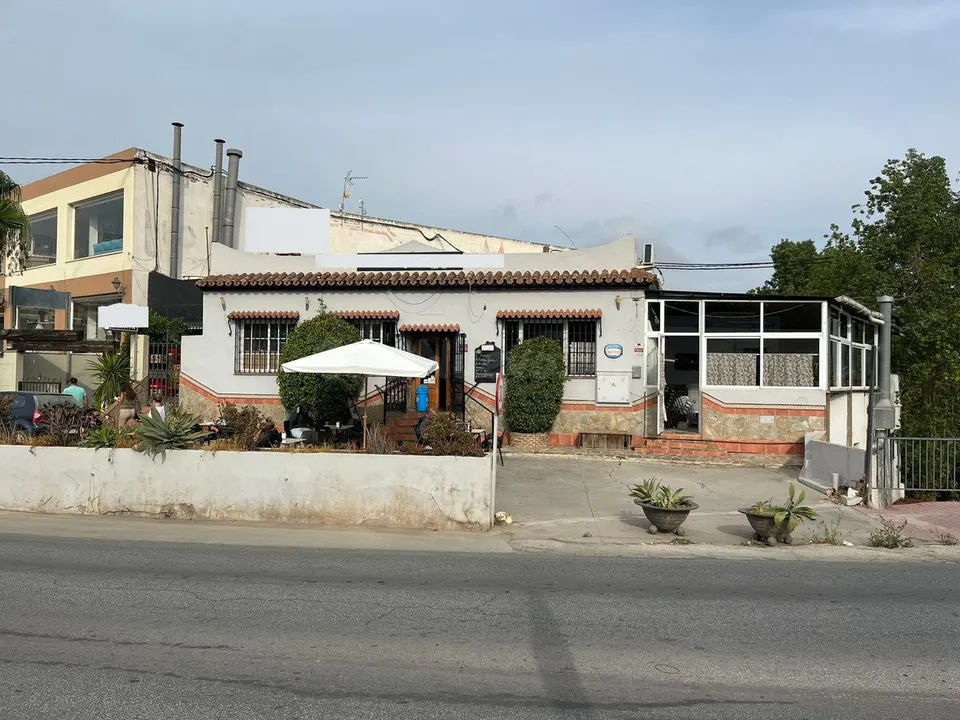 Local comercial 366m² en venta - South of spain