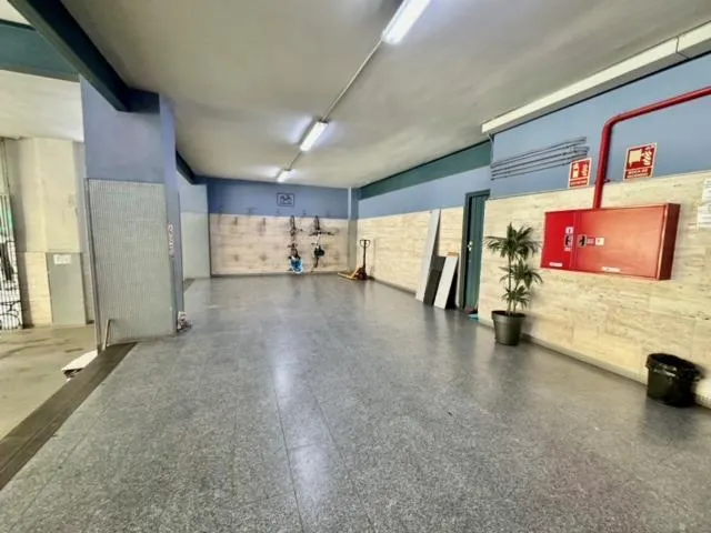 Loft industrial de 140 m2 para estudio creativo u oficina en Poblenou – 259.000 € — 41