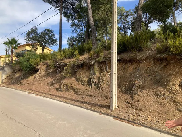 2 SOLARES EDIFICABLES EN VENTA EN SANTA SUSANNA — 12