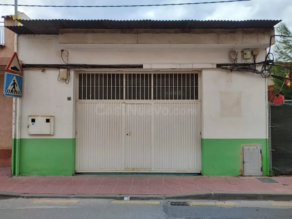 SE VENDE BAJO EN LOS DOLORES DE MURCIA